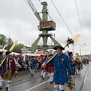 Der Kran ist Kran geworden (und bekommt Besuch)
